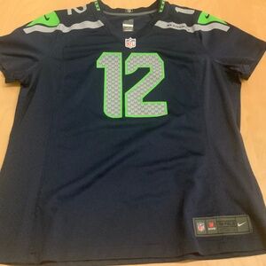 Seattle SEAHAWKS #12 FAN jersey.